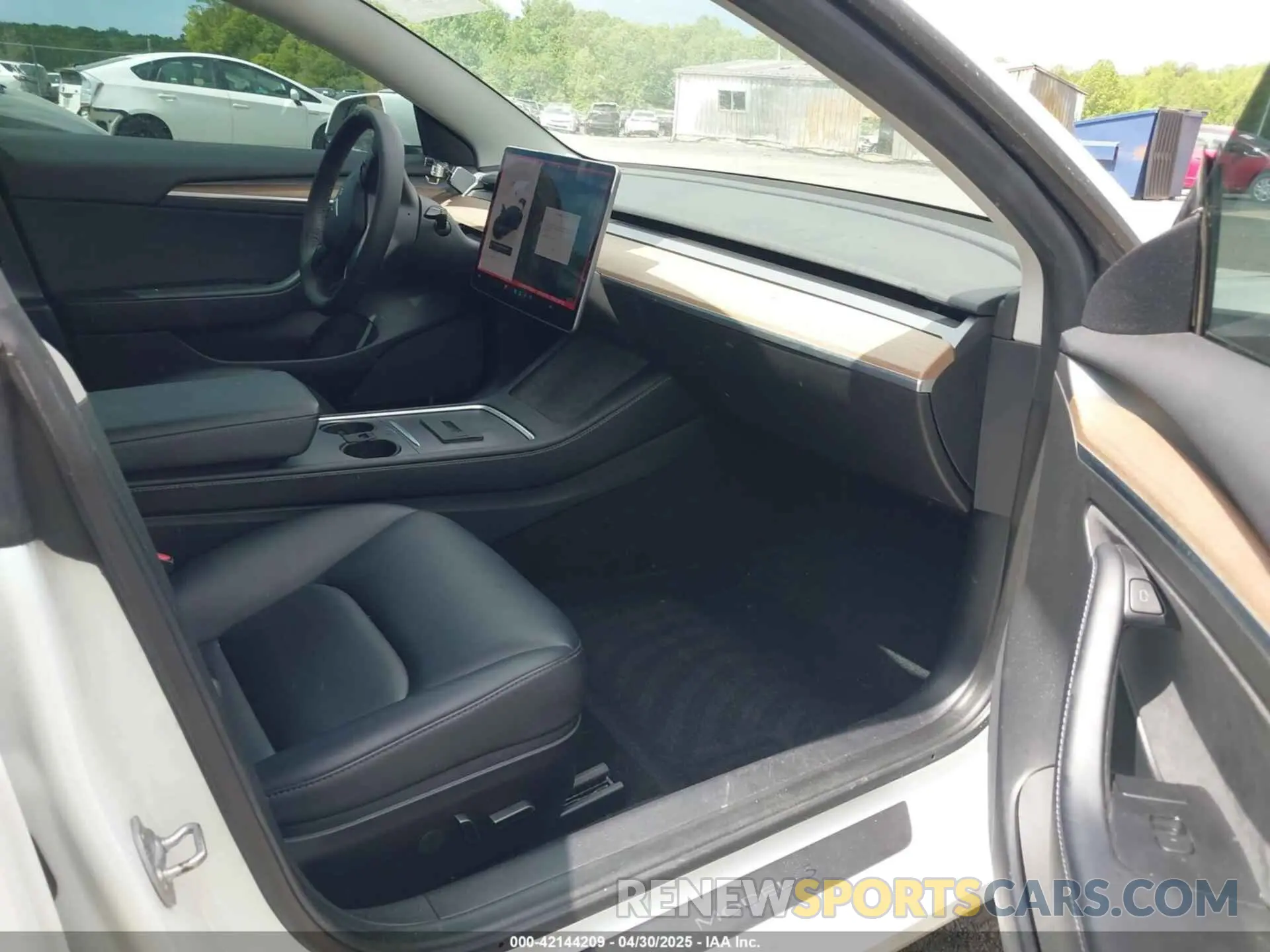 5 Photograph of a damaged car 5YJ3E1EB7NF230514 TESLA MODEL 3 2022