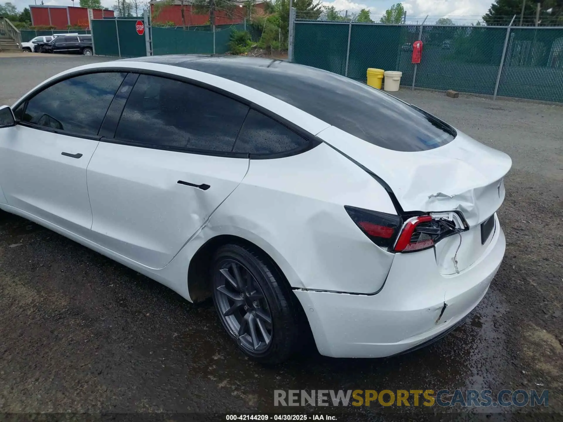 6 Photograph of a damaged car 5YJ3E1EB7NF230514 TESLA MODEL 3 2022