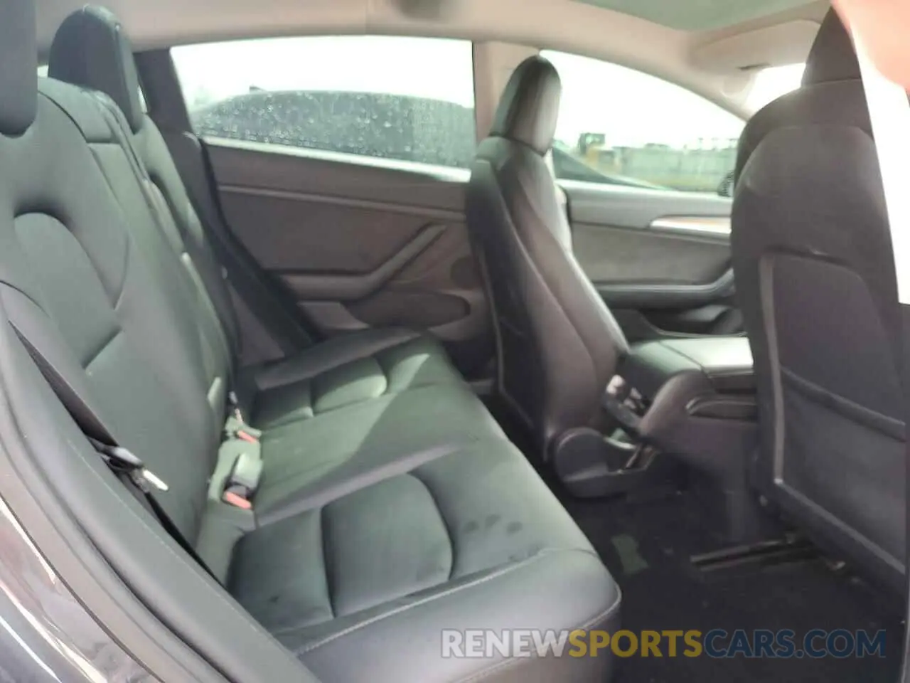 10 Photograph of a damaged car 5YJ3E1EB7NF238905 TESLA MODEL 3 2022