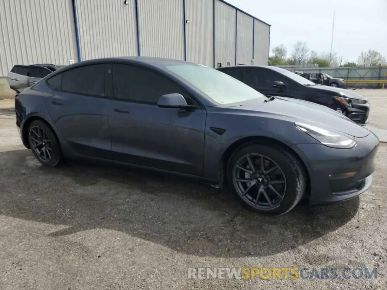 4 Photograph of a damaged car 5YJ3E1EB7NF238905 TESLA MODEL 3 2022