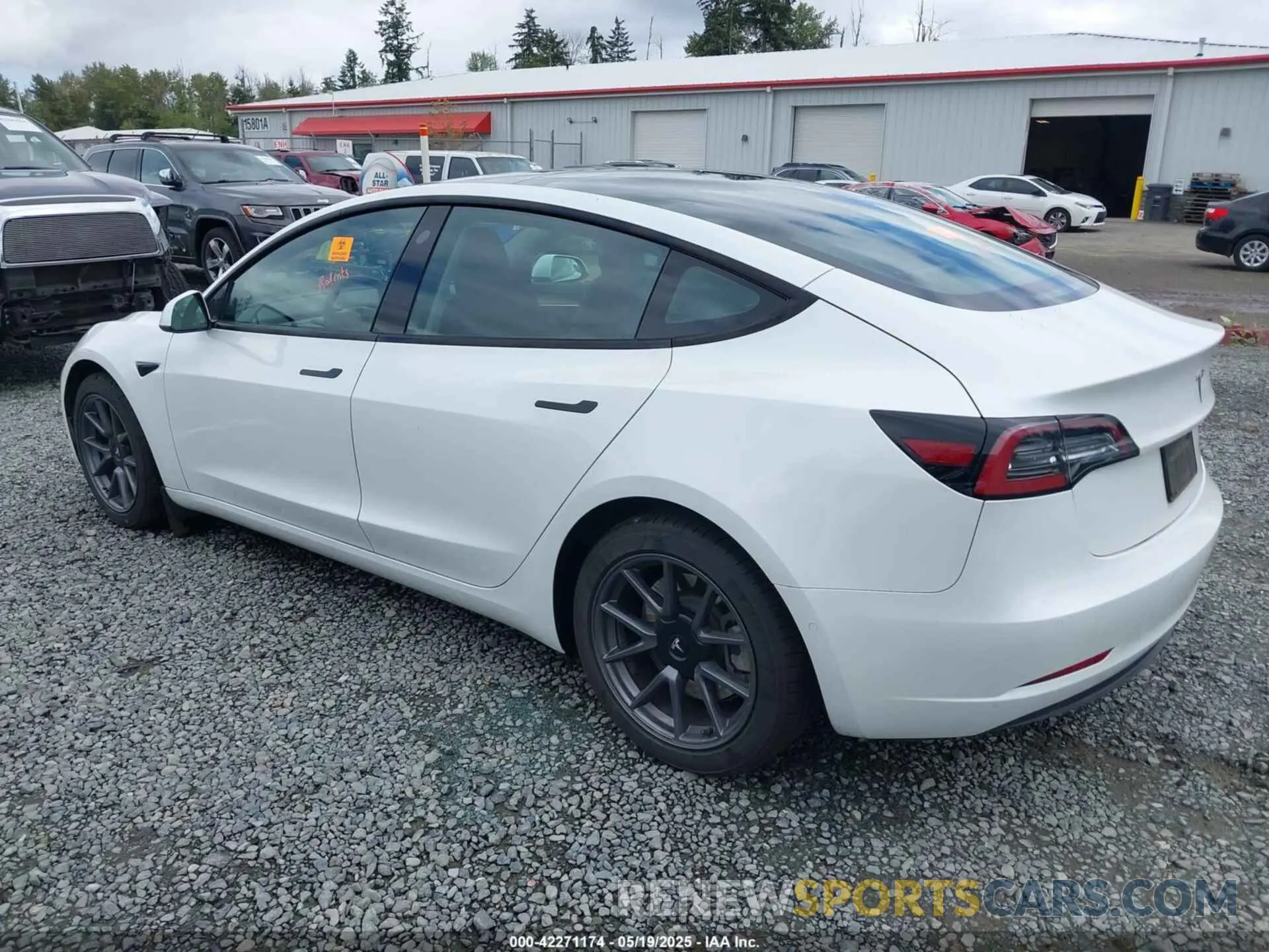 3 Photograph of a damaged car 5YJ3E1EB7NF256997 TESLA MODEL 3 2022