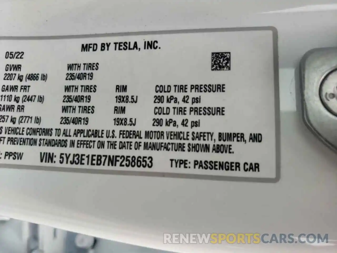 10 Photograph of a damaged car 5YJ3E1EB7NF258653 TESLA MODEL 3 2022