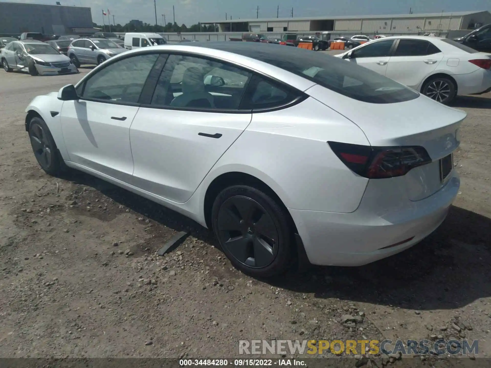 3 Photograph of a damaged car 5YJ3E1EB7NF269815 TESLA MODEL 3 2022