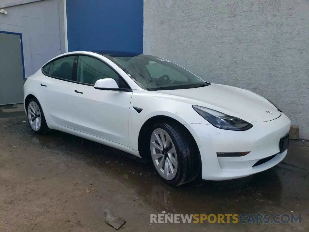 4 Photograph of a damaged car 5YJ3E1EB7NF289322 TESLA MODEL 3 2022