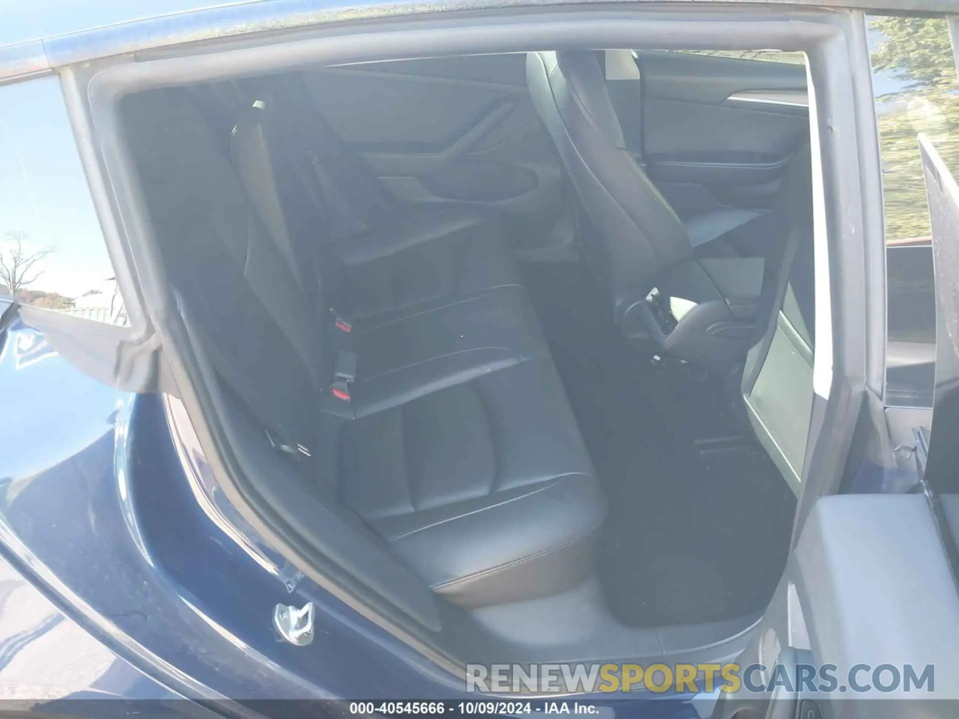 8 Photograph of a damaged car 5YJ3E1EB7NF289420 TESLA MODEL 3 2022