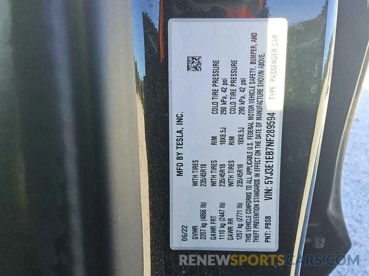 12 Photograph of a damaged car 5YJ3E1EB7NF289594 TESLA MODEL 3 2022
