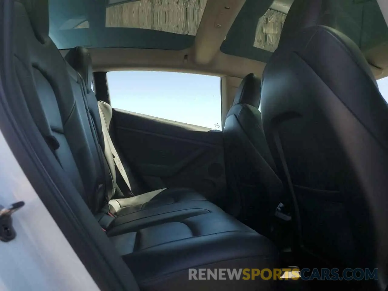 10 Photograph of a damaged car 5YJ3E1EB7NF341306 TESLA MODEL 3 2022