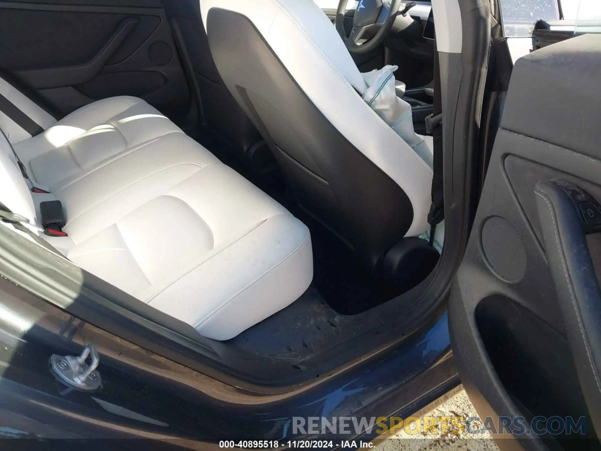 8 Photograph of a damaged car 5YJ3E1EB7NF342276 TESLA MODEL 3 2022