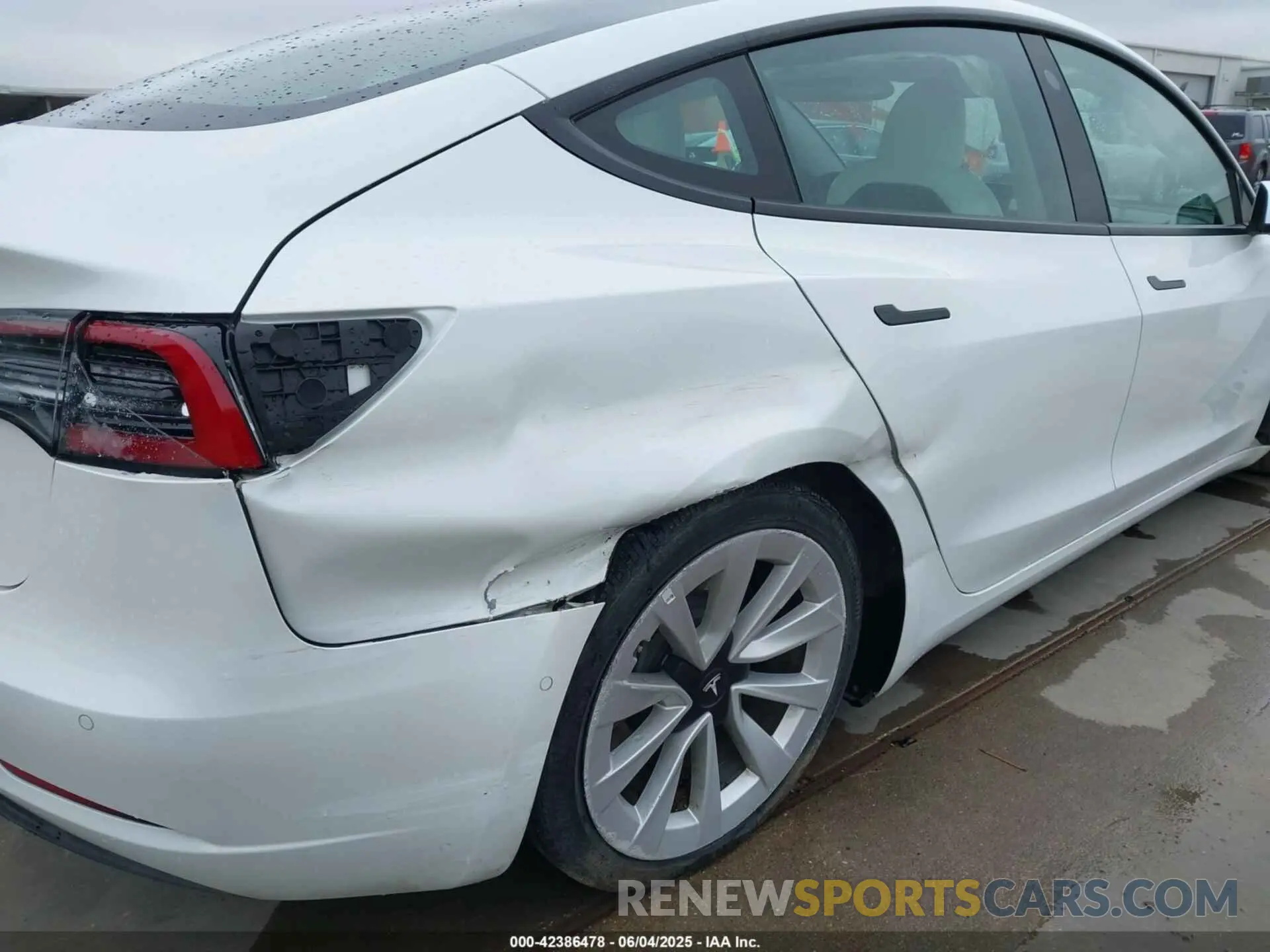 20 Photograph of a damaged car 5YJ3E1EB7NF355688 TESLA MODEL 3 2022