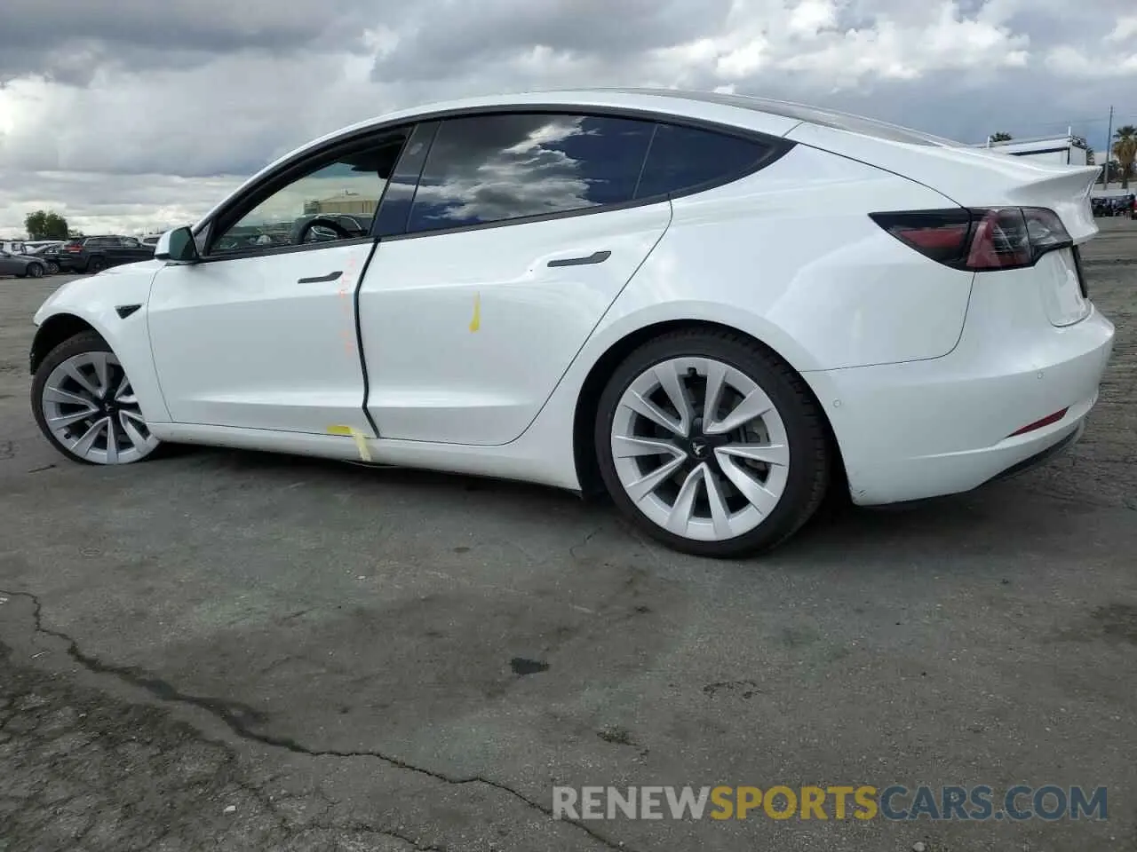 2 Photograph of a damaged car 5YJ3E1EB7NF365962 TESLA MODEL 3 2022