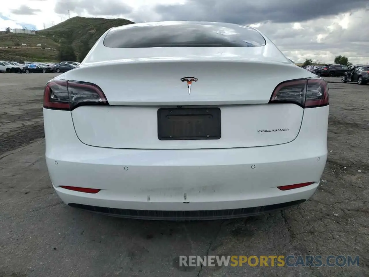 6 Photograph of a damaged car 5YJ3E1EB7NF365962 TESLA MODEL 3 2022