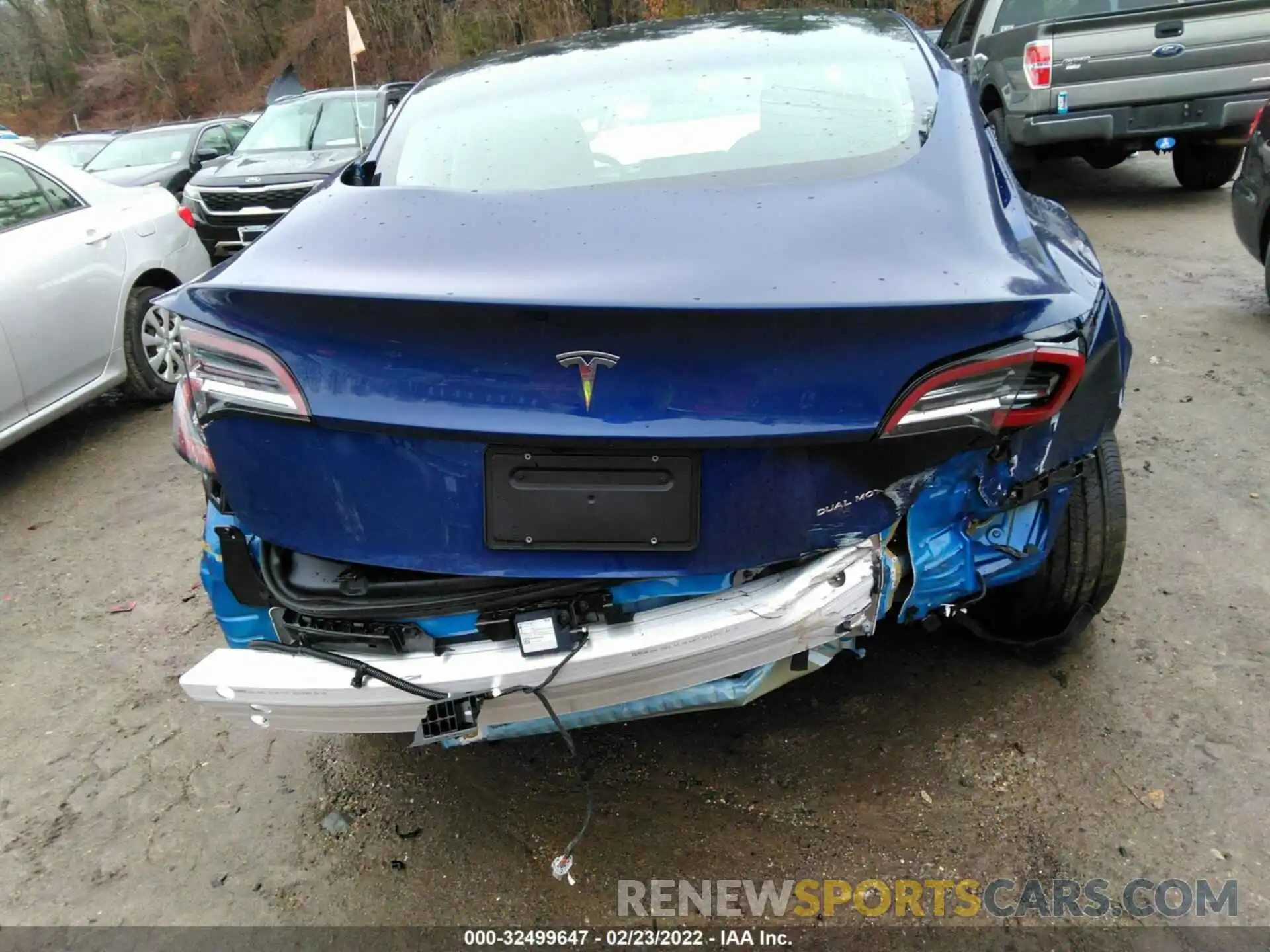 9 Photograph of a damaged car 5YJ3E1EB8NF105957 TESLA MODEL 3 2022