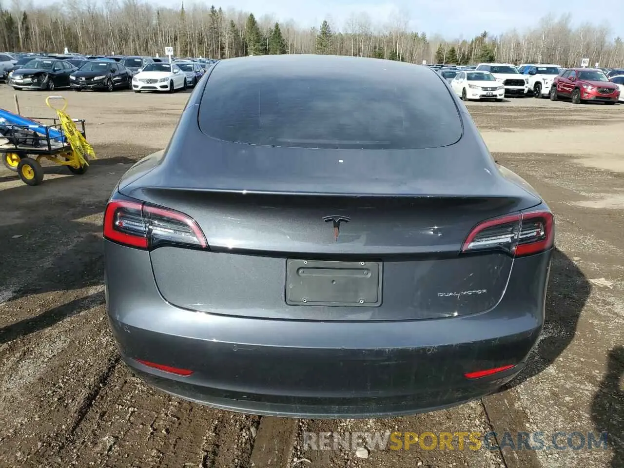 6 Photograph of a damaged car 5YJ3E1EB8NF116800 TESLA MODEL 3 2022