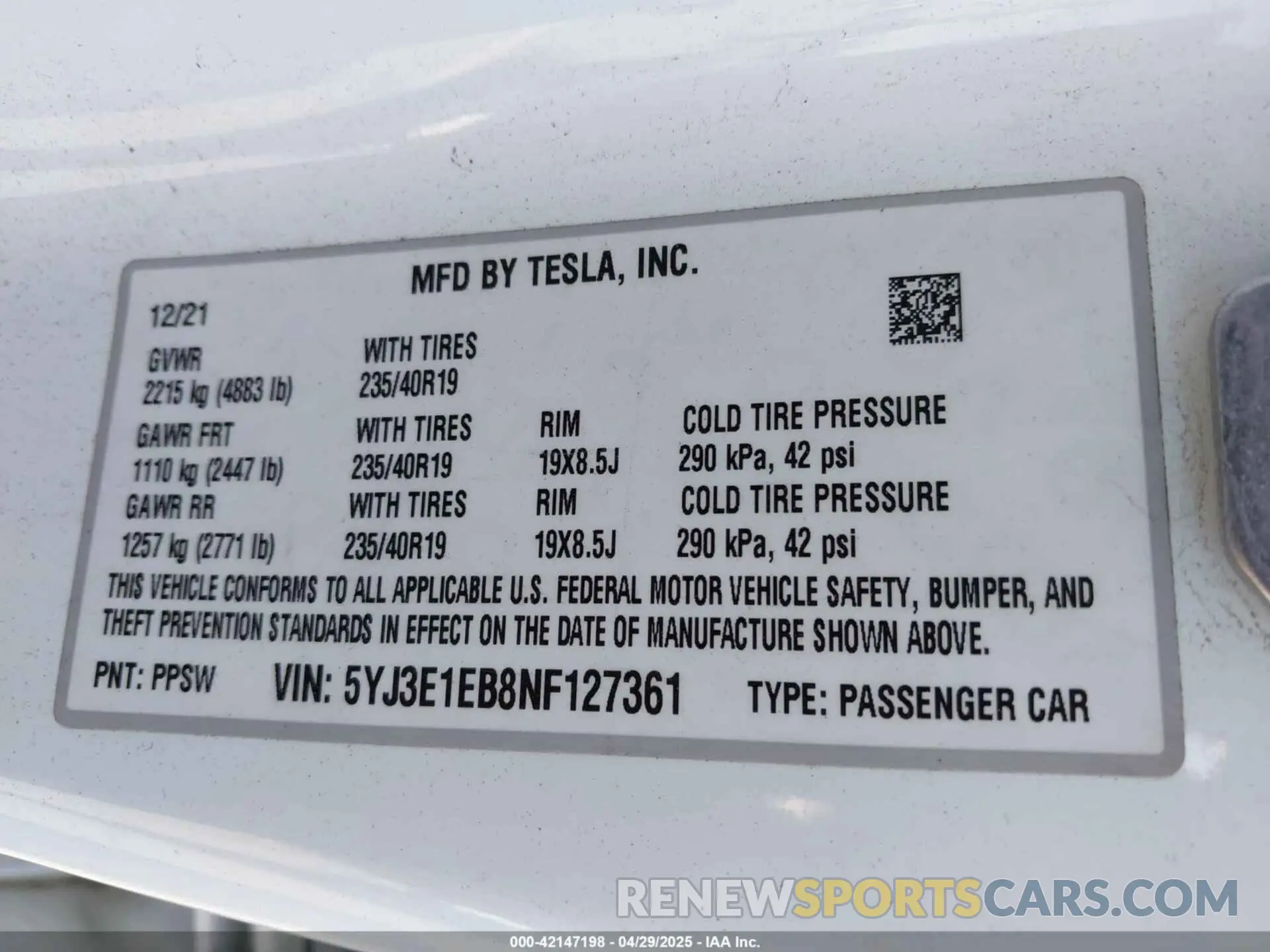 9 Photograph of a damaged car 5YJ3E1EB8NF127361 TESLA MODEL 3 2022