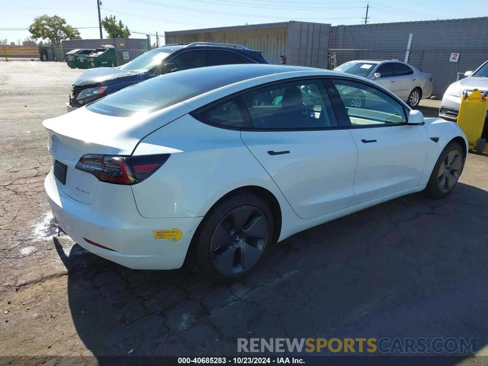 4 Photograph of a damaged car 5YJ3E1EB8NF137226 TESLA MODEL 3 2022