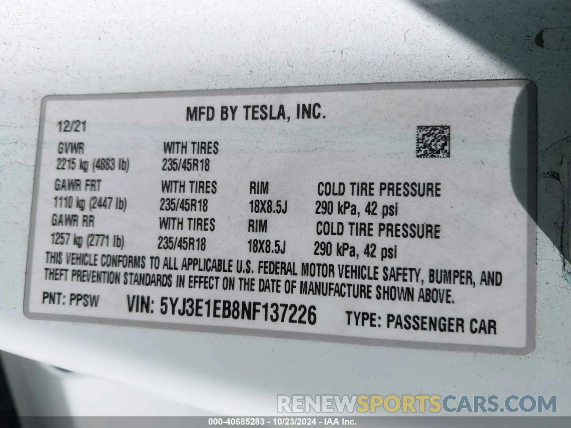 9 Photograph of a damaged car 5YJ3E1EB8NF137226 TESLA MODEL 3 2022