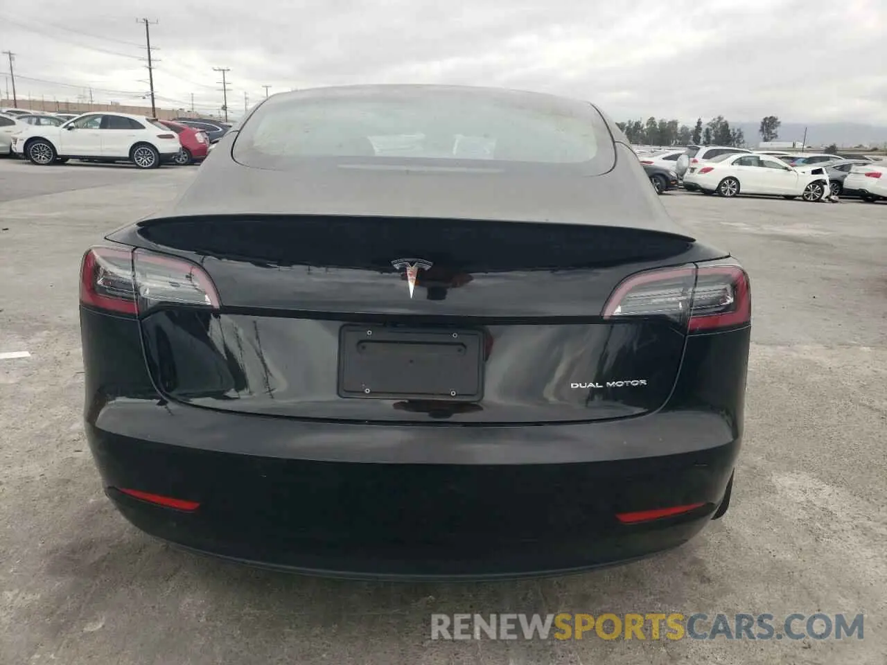 6 Photograph of a damaged car 5YJ3E1EB8NF147304 TESLA MODEL 3 2022