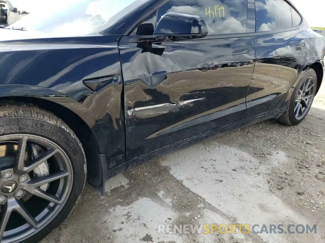 9 Photograph of a damaged car 5YJ3E1EB8NF152387 TESLA MODEL 3 2022