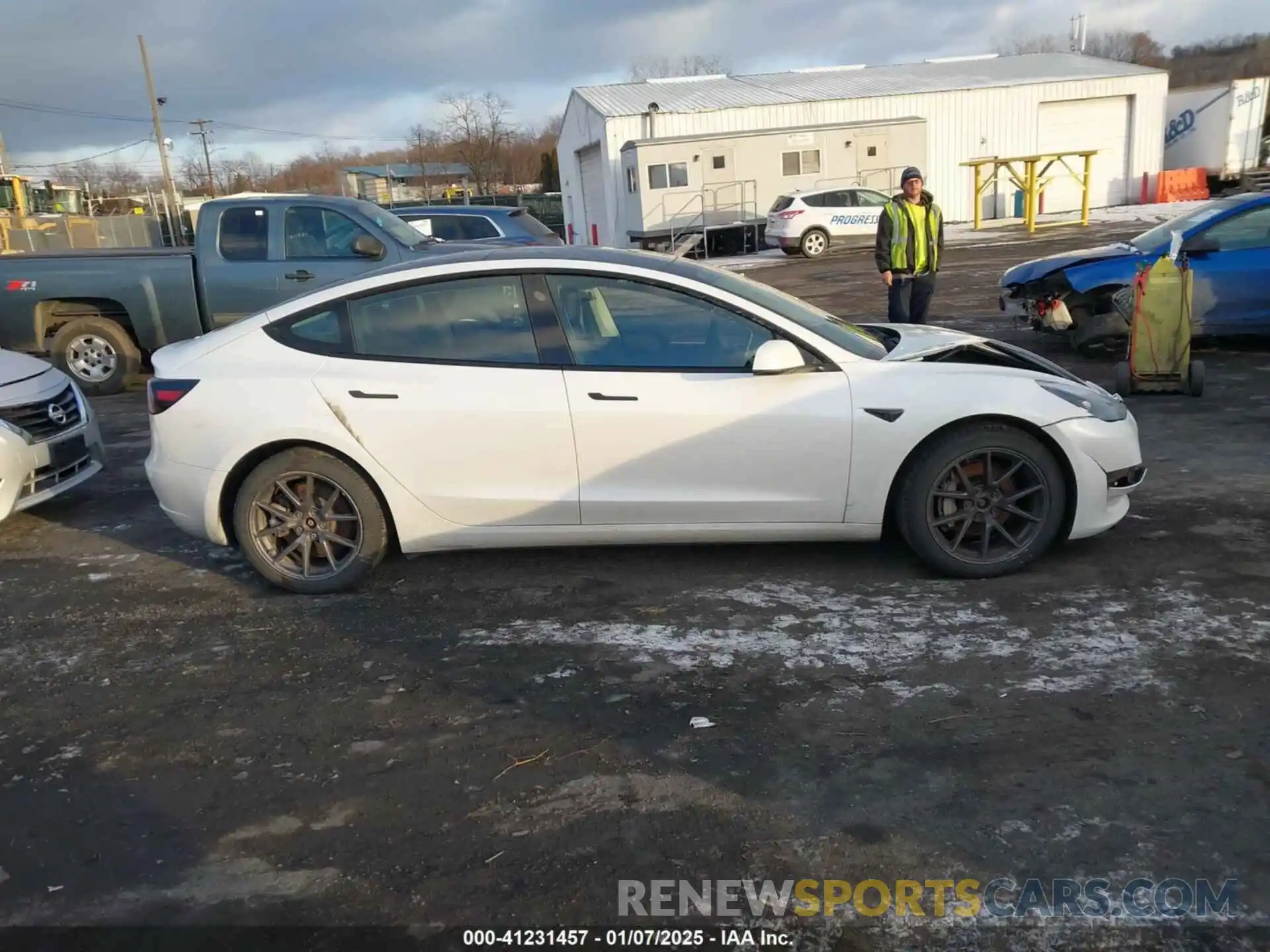 13 Photograph of a damaged car 5YJ3E1EB8NF183736 TESLA MODEL 3 2022