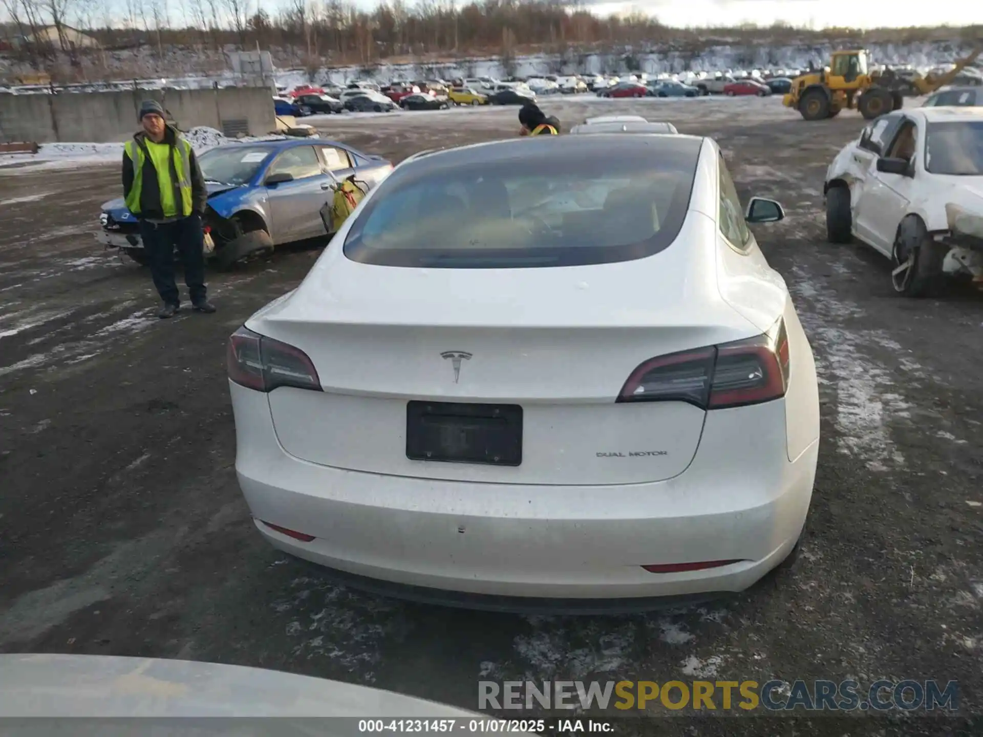 16 Photograph of a damaged car 5YJ3E1EB8NF183736 TESLA MODEL 3 2022