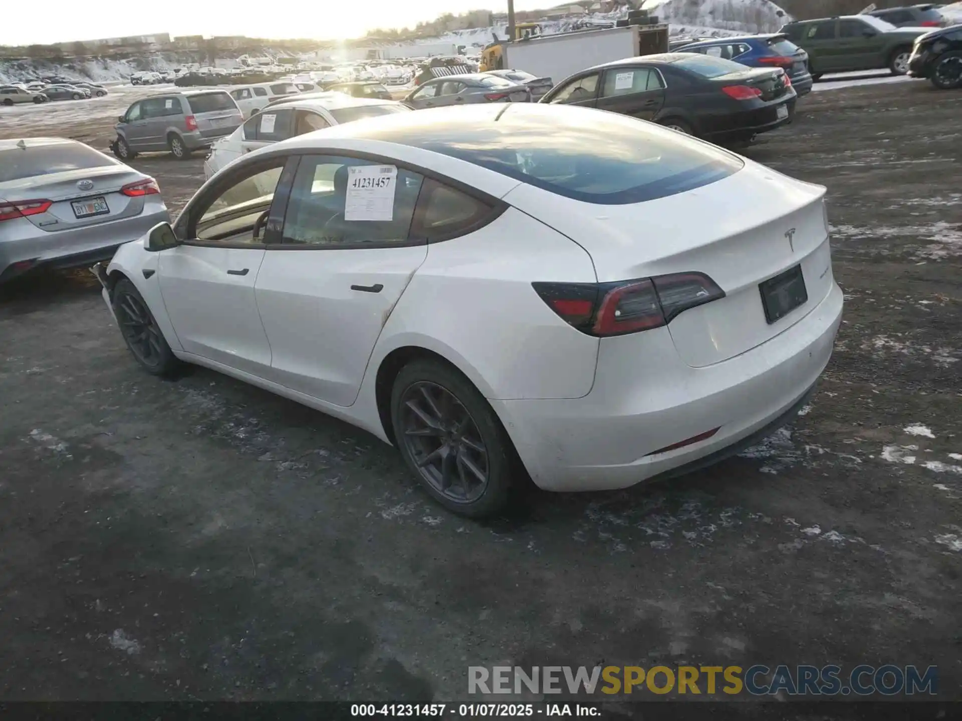 3 Photograph of a damaged car 5YJ3E1EB8NF183736 TESLA MODEL 3 2022