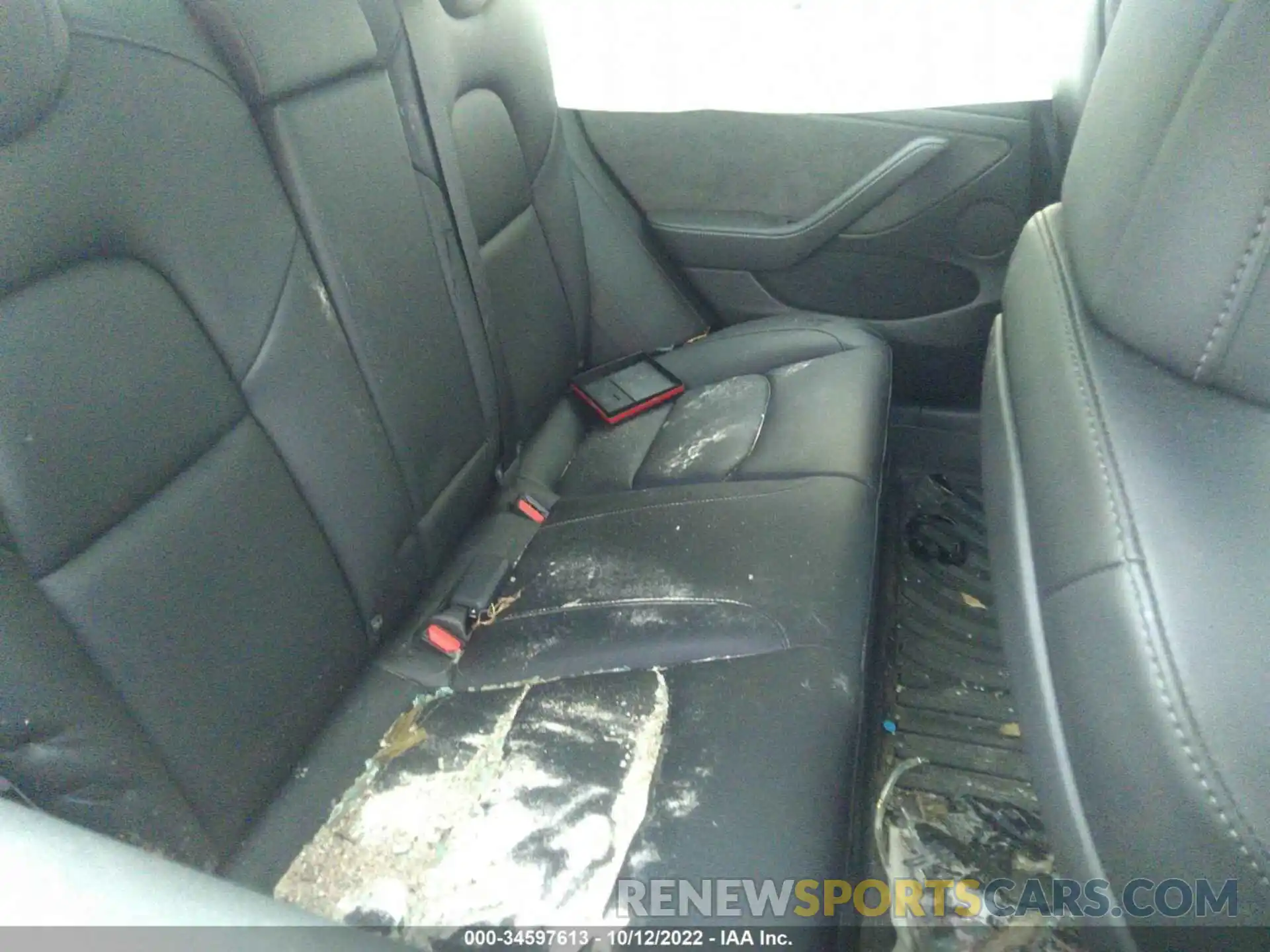 8 Photograph of a damaged car 5YJ3E1EB8NF184000 TESLA MODEL 3 2022