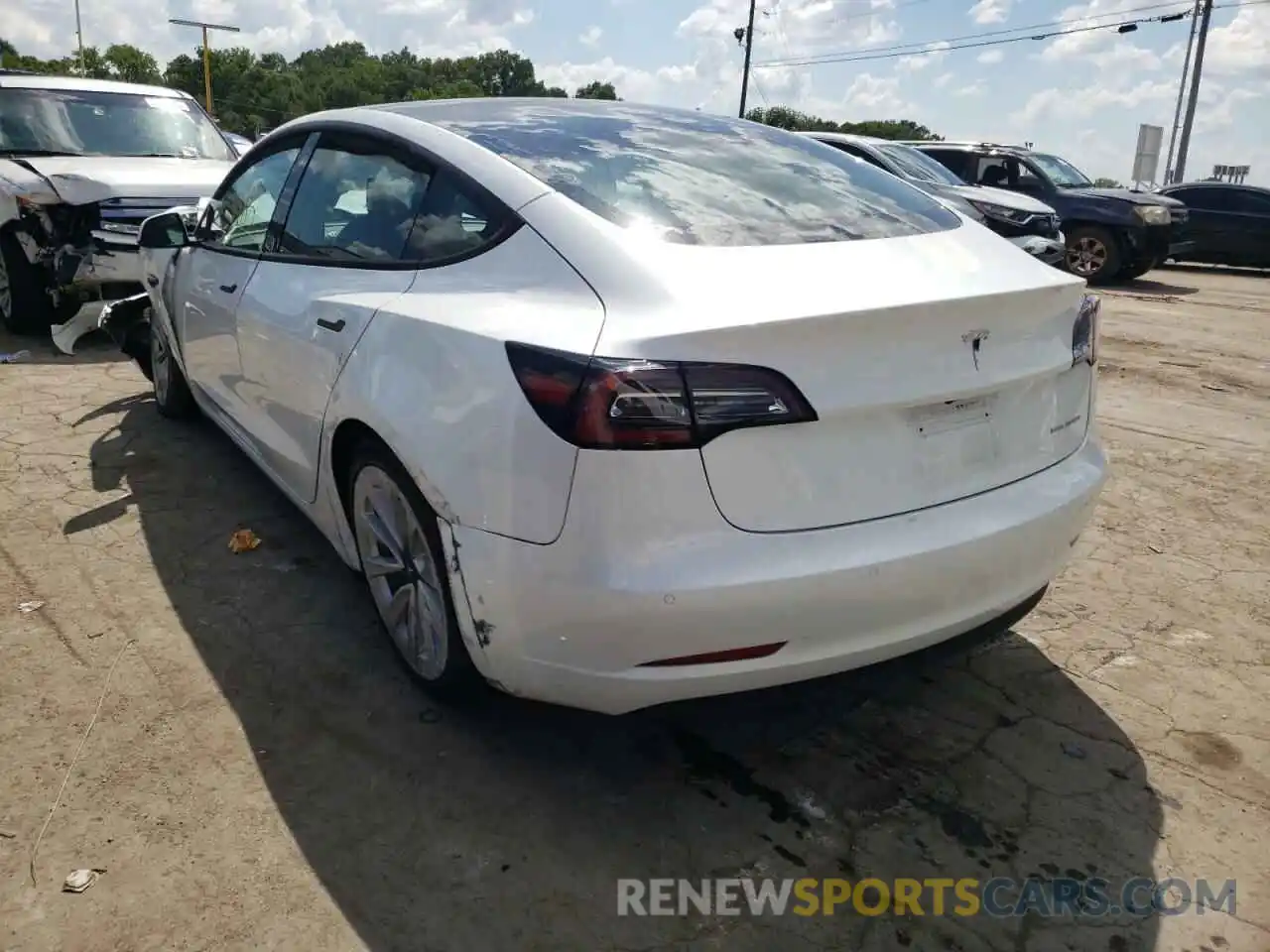 3 Photograph of a damaged car 5YJ3E1EB8NF192484 TESLA MODEL 3 2022