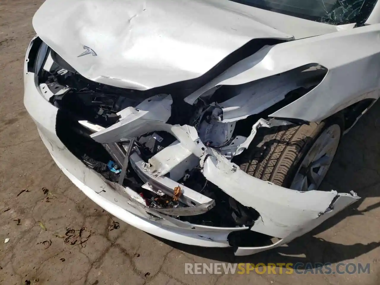 9 Photograph of a damaged car 5YJ3E1EB8NF192484 TESLA MODEL 3 2022