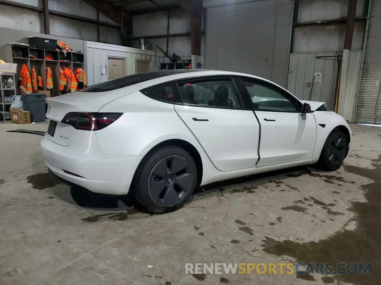 3 Photograph of a damaged car 5YJ3E1EB8NF192713 TESLA MODEL 3 2022