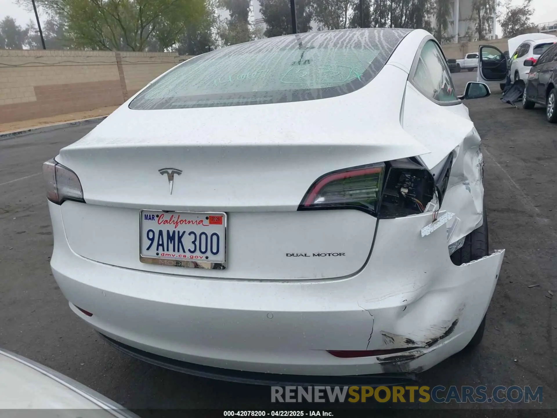 16 Photograph of a damaged car 5YJ3E1EB8NF195708 TESLA MODEL 3 2022
