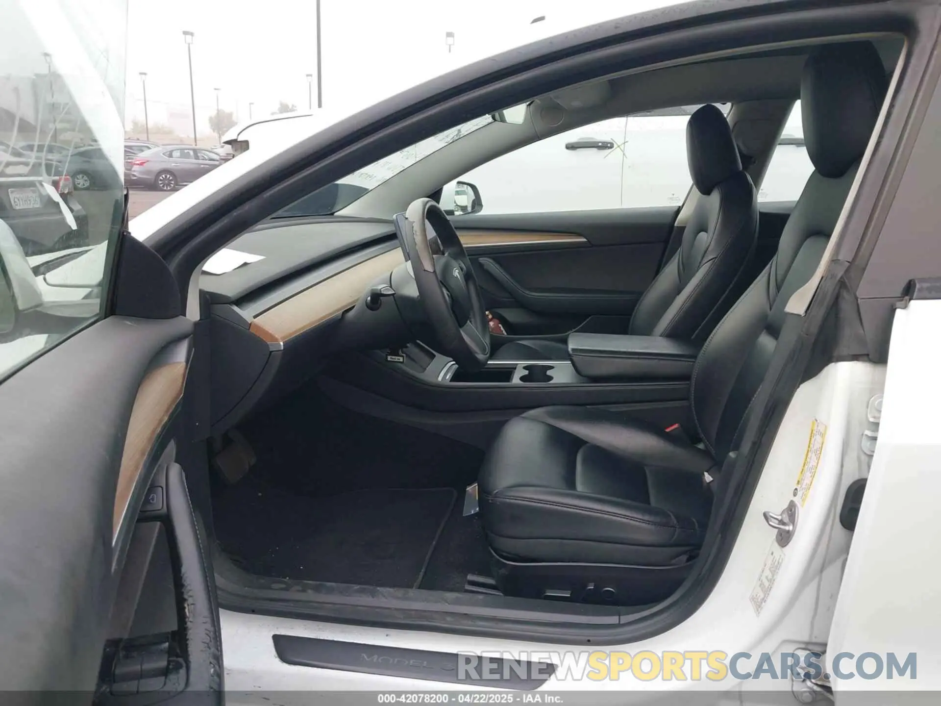 5 Photograph of a damaged car 5YJ3E1EB8NF195708 TESLA MODEL 3 2022