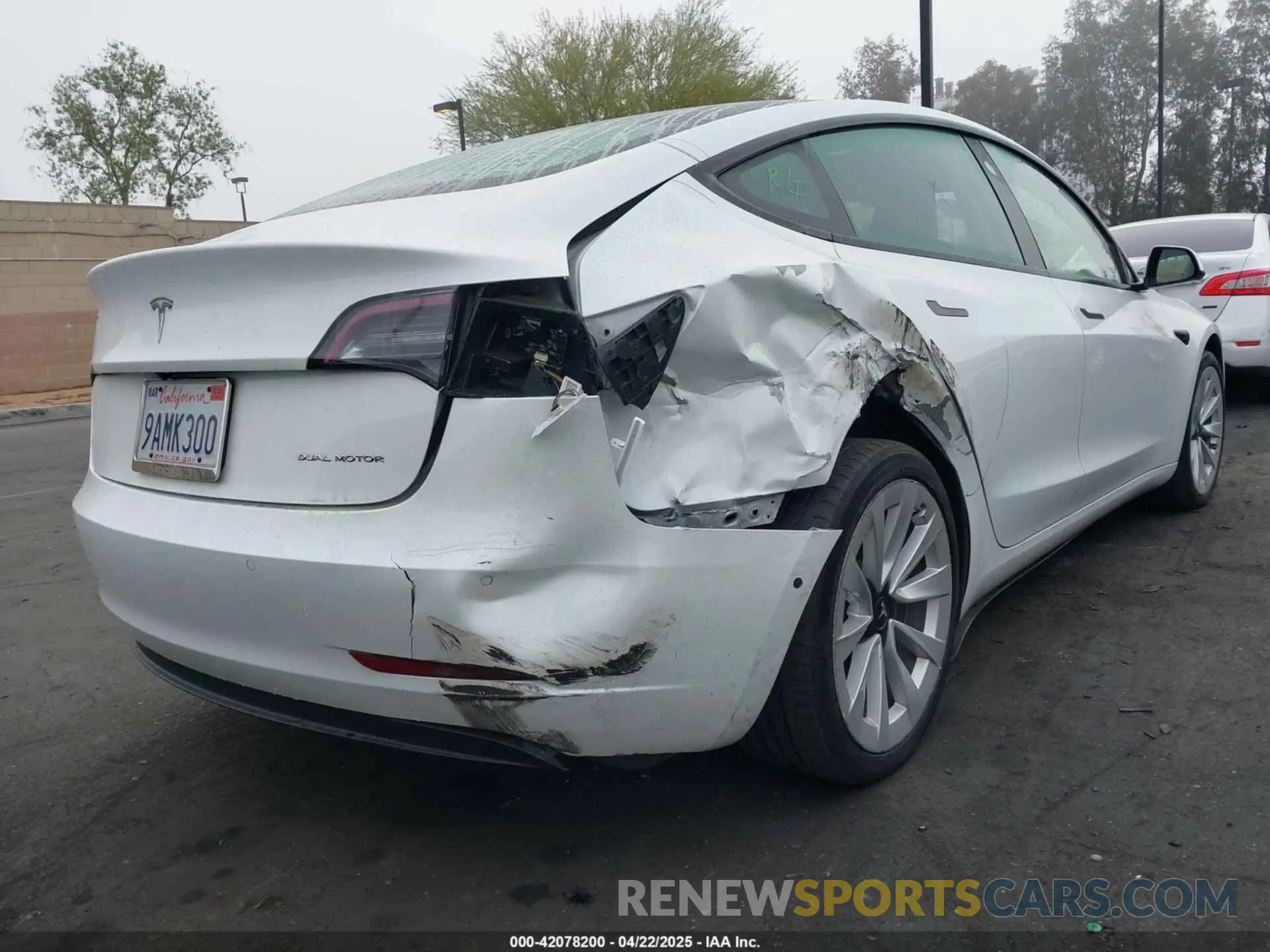 6 Photograph of a damaged car 5YJ3E1EB8NF195708 TESLA MODEL 3 2022
