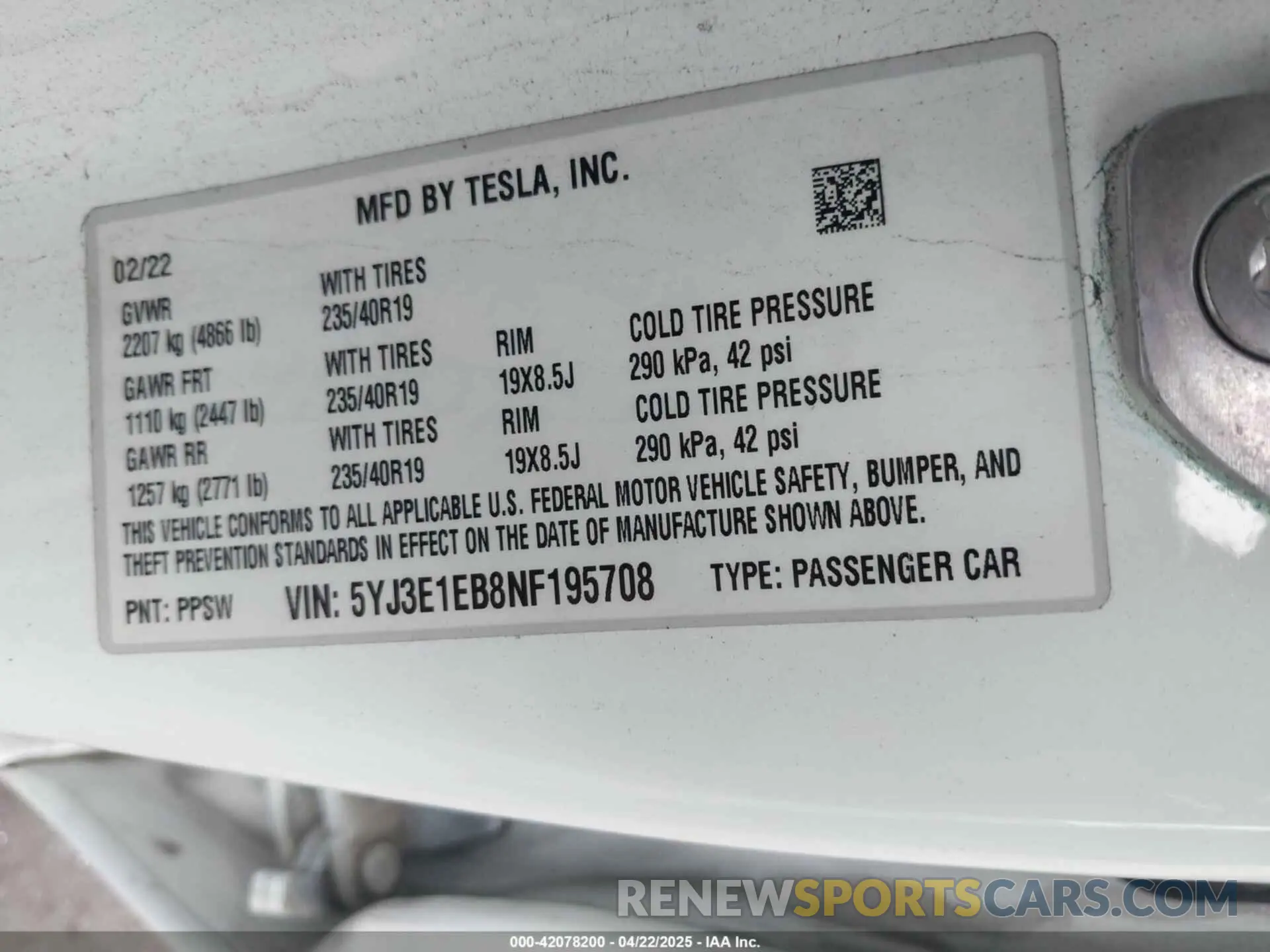 9 Photograph of a damaged car 5YJ3E1EB8NF195708 TESLA MODEL 3 2022