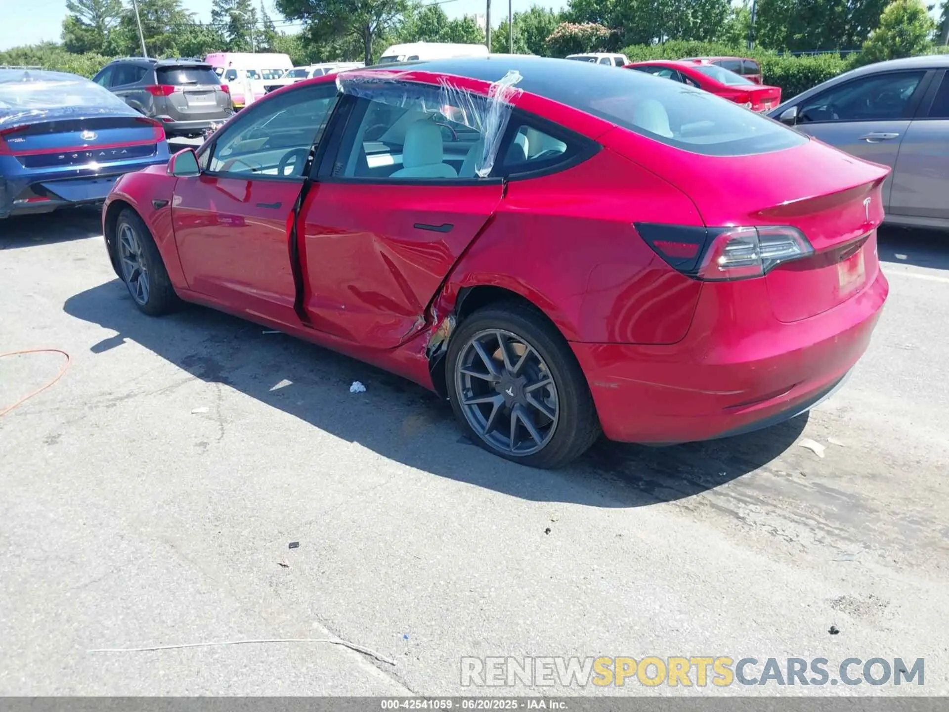3 Photograph of a damaged car 5YJ3E1EB8NF199712 TESLA MODEL 3 2022