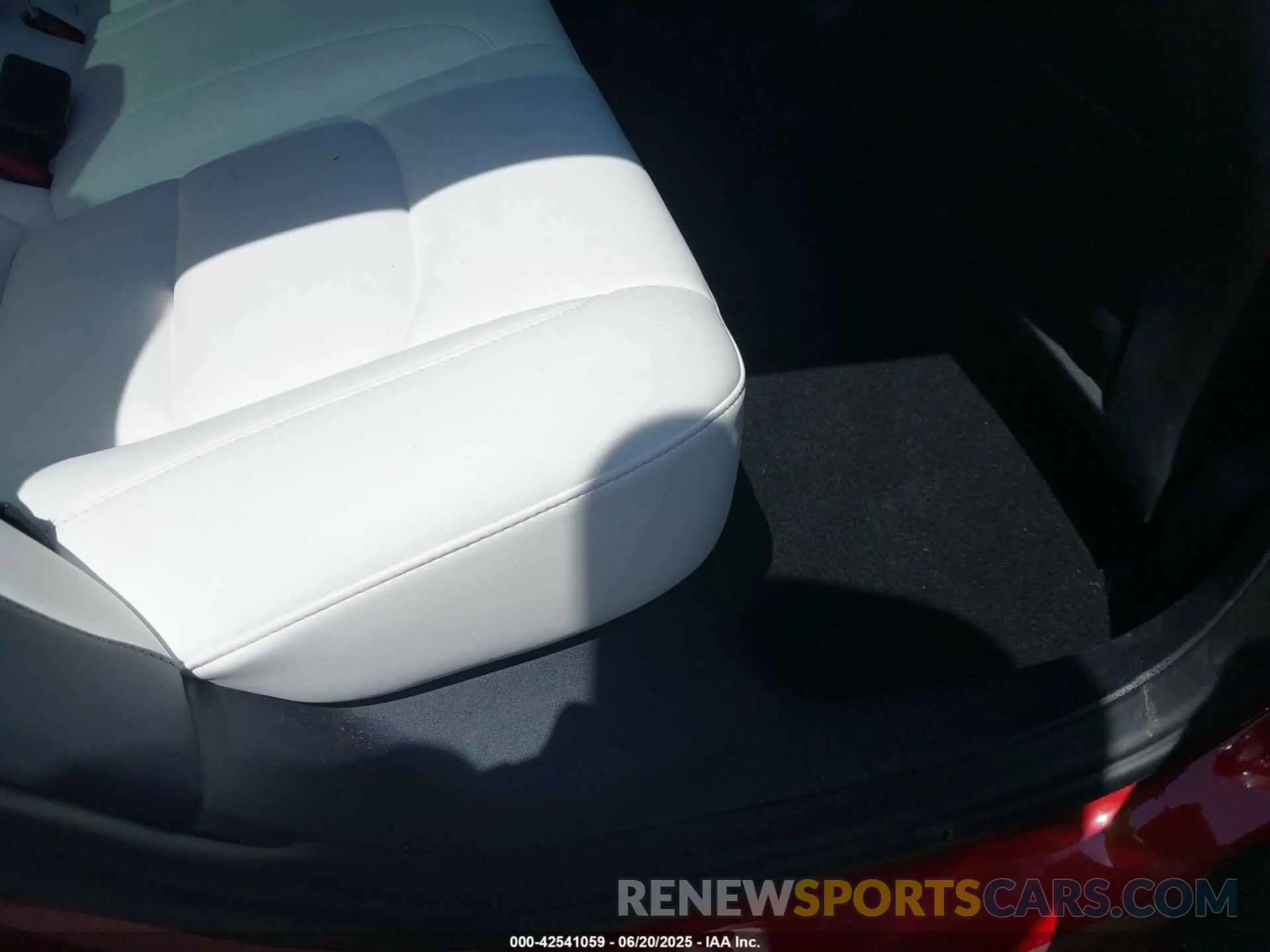 8 Photograph of a damaged car 5YJ3E1EB8NF199712 TESLA MODEL 3 2022