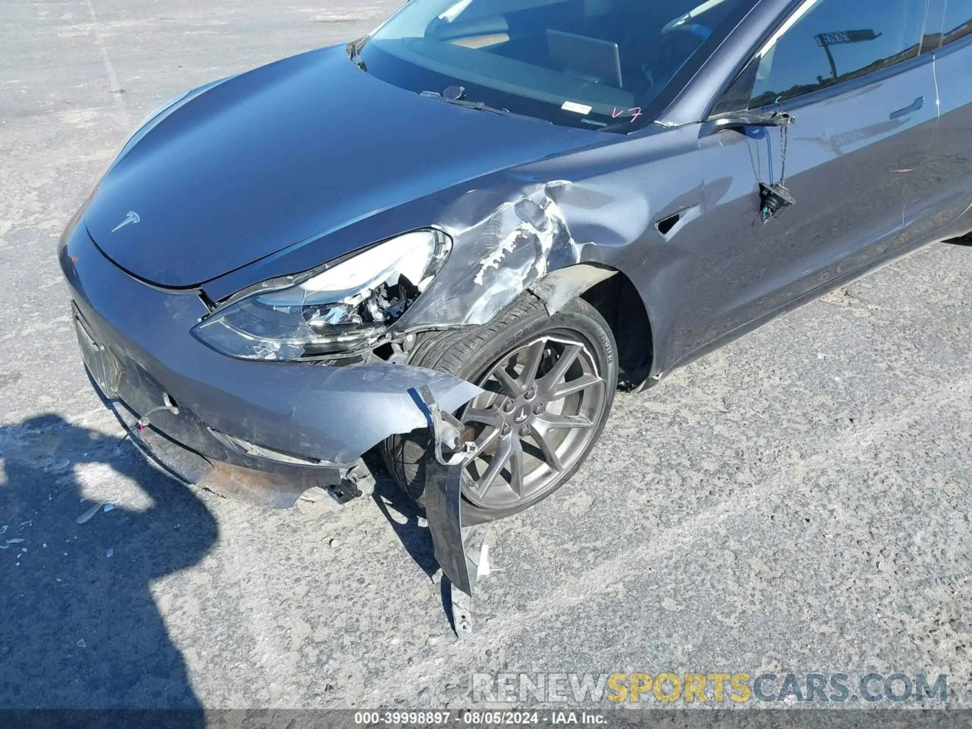 6 Photograph of a damaged car 5YJ3E1EB8NF206593 TESLA MODEL 3 2022