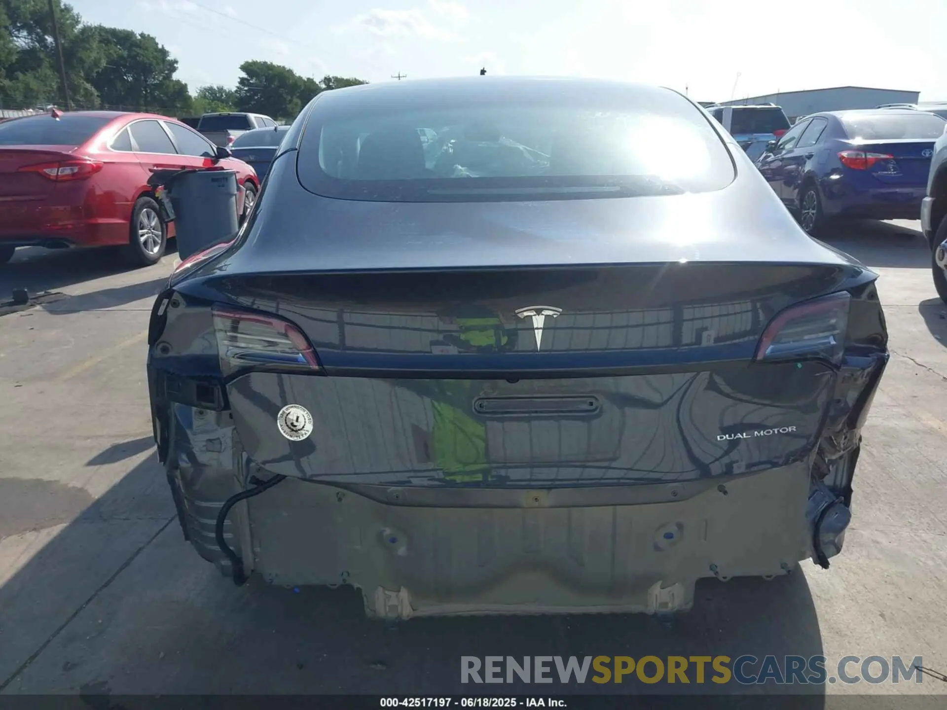 6 Photograph of a damaged car 5YJ3E1EB8NF206951 TESLA MODEL 3 2022