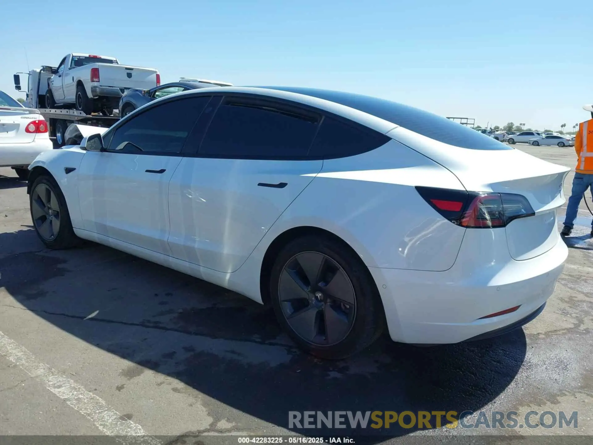 3 Photograph of a damaged car 5YJ3E1EB8NF228951 TESLA MODEL 3 2022