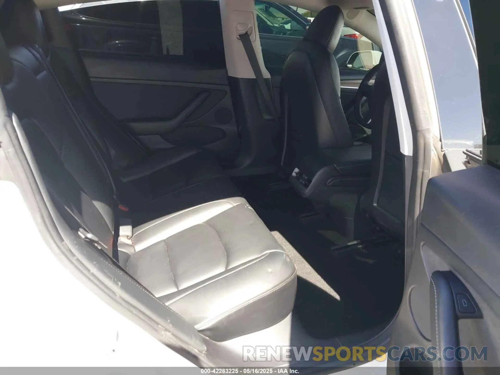 7 Photograph of a damaged car 5YJ3E1EB8NF228951 TESLA MODEL 3 2022