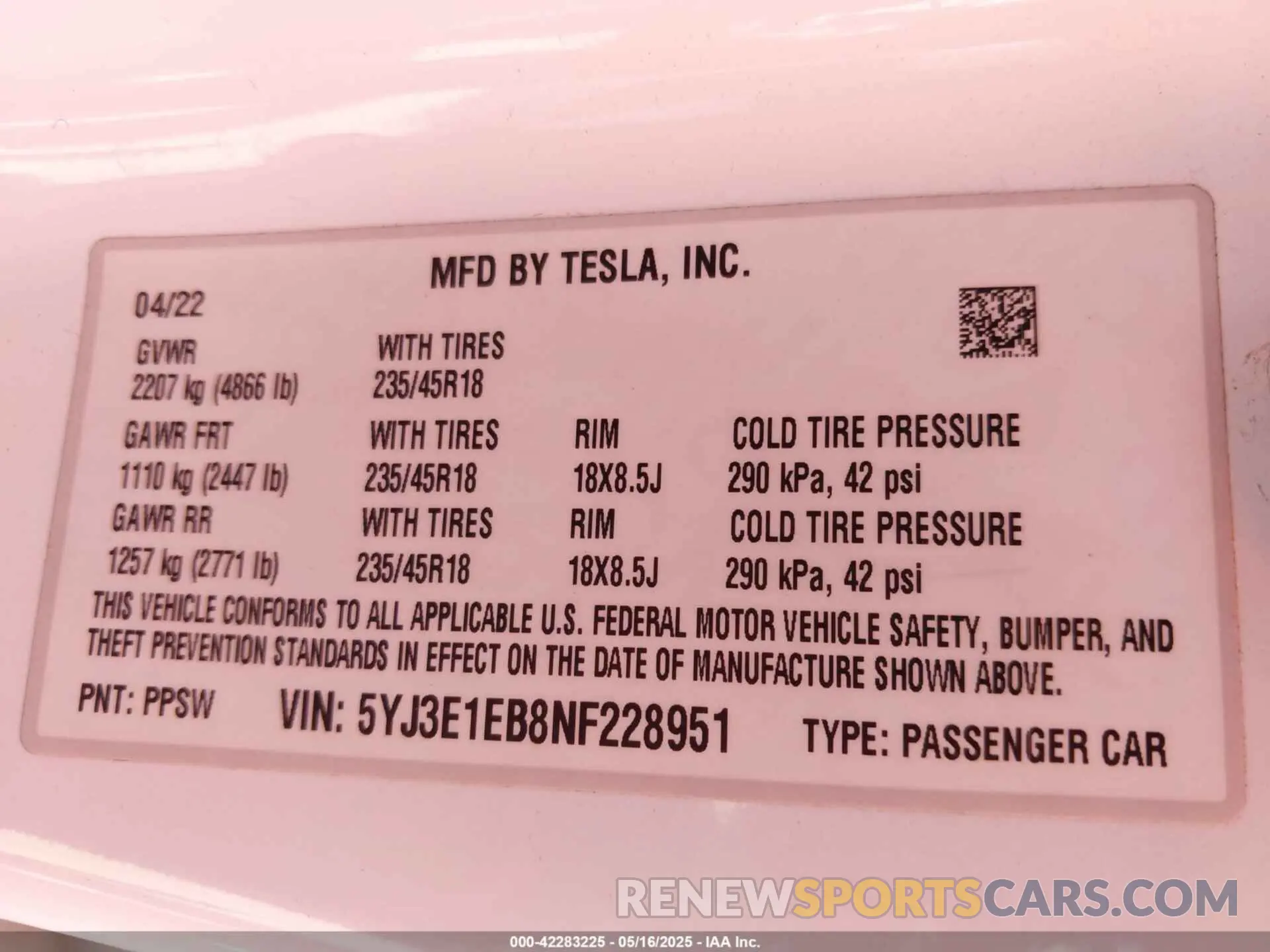 8 Photograph of a damaged car 5YJ3E1EB8NF228951 TESLA MODEL 3 2022