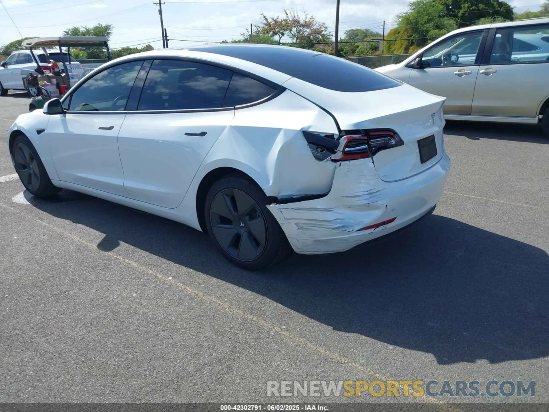 3 Photograph of a damaged car 5YJ3E1EB8NF232479 TESLA MODEL 3 2022