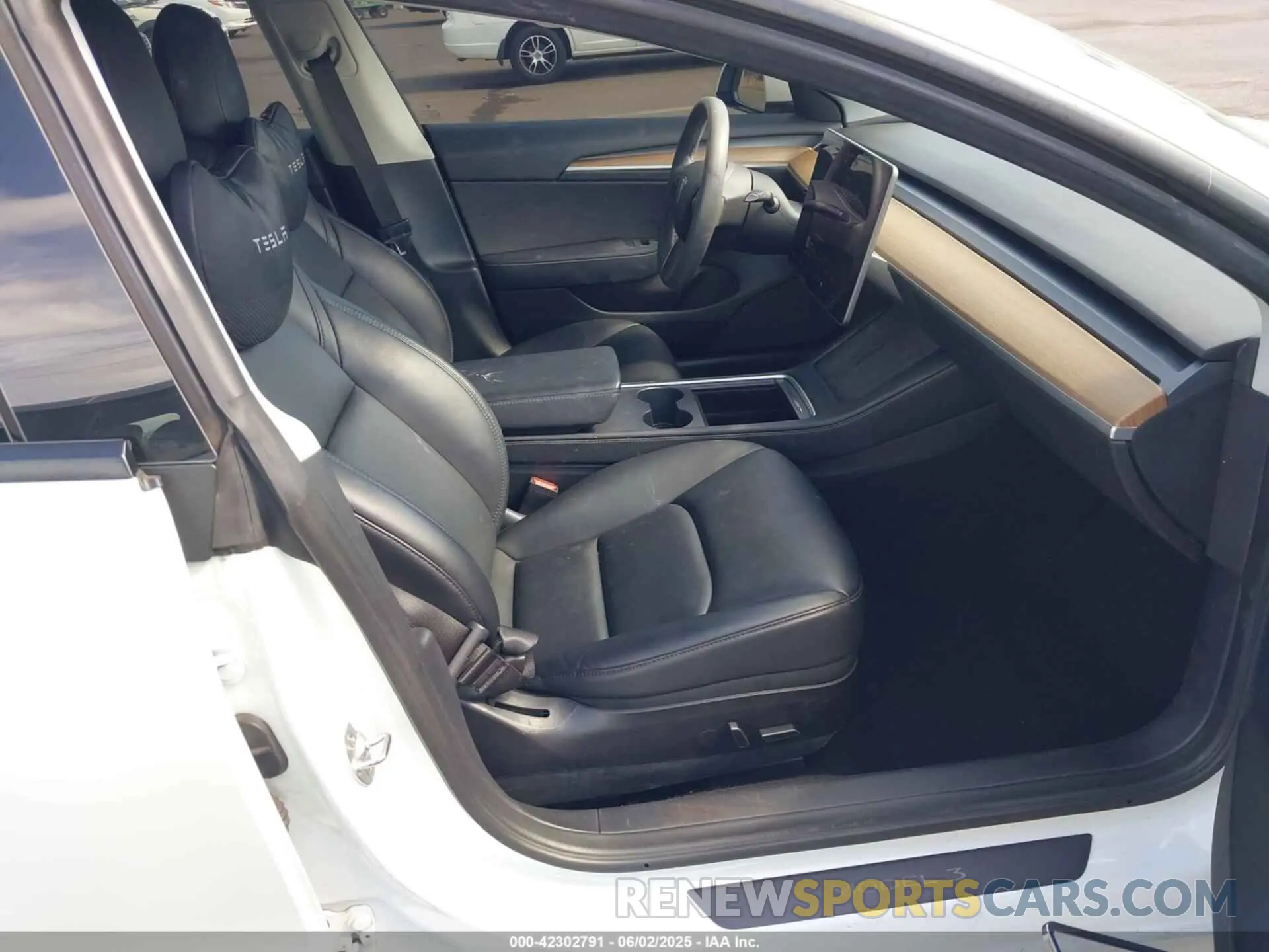 5 Photograph of a damaged car 5YJ3E1EB8NF232479 TESLA MODEL 3 2022