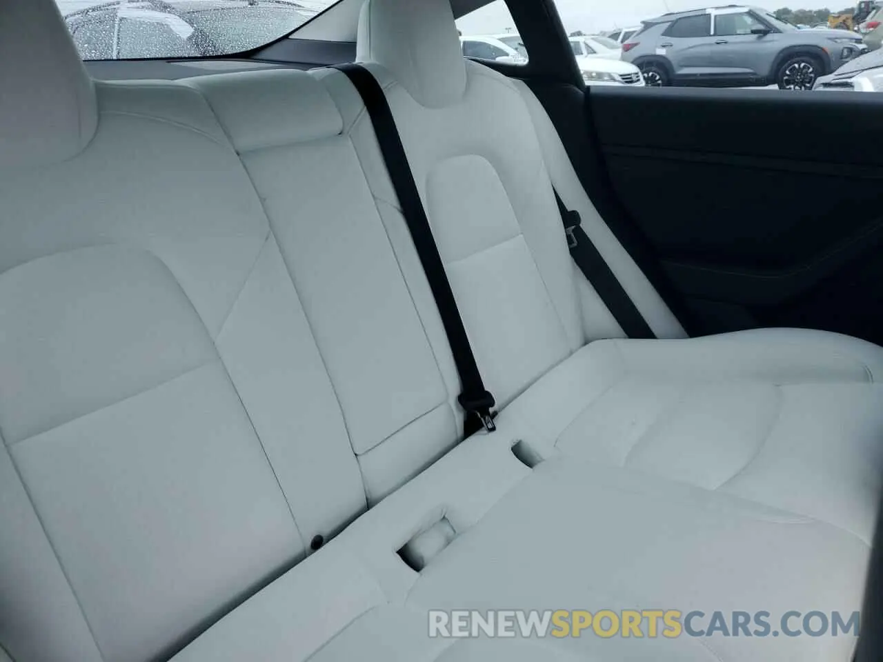 10 Photograph of a damaged car 5YJ3E1EB8NF248763 TESLA MODEL 3 2022
