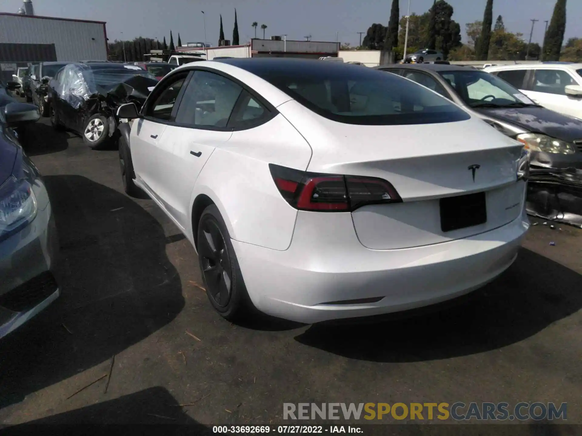 3 Photograph of a damaged car 5YJ3E1EB8NF251999 TESLA MODEL 3 2022