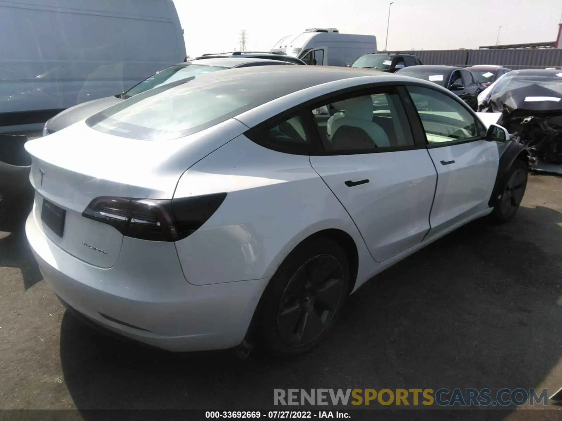 4 Photograph of a damaged car 5YJ3E1EB8NF251999 TESLA MODEL 3 2022