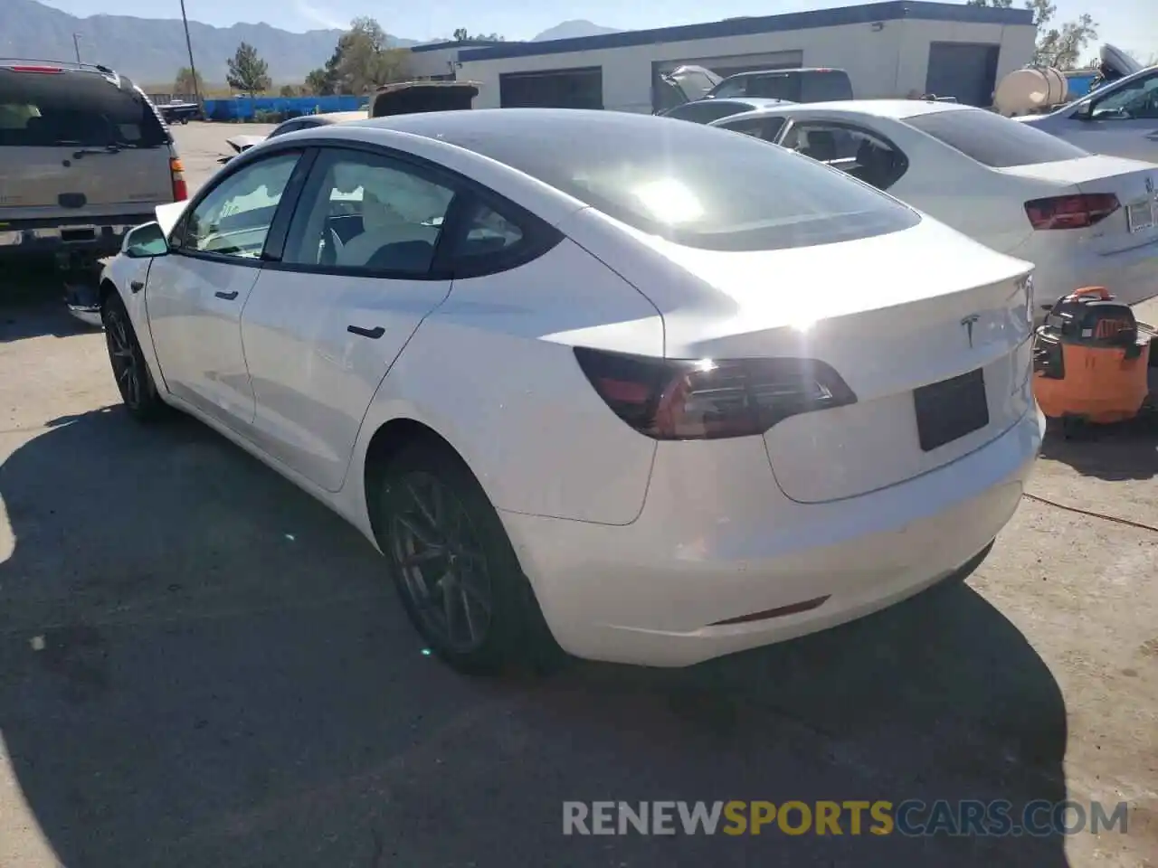 3 Photograph of a damaged car 5YJ3E1EB8NF253865 TESLA MODEL 3 2022