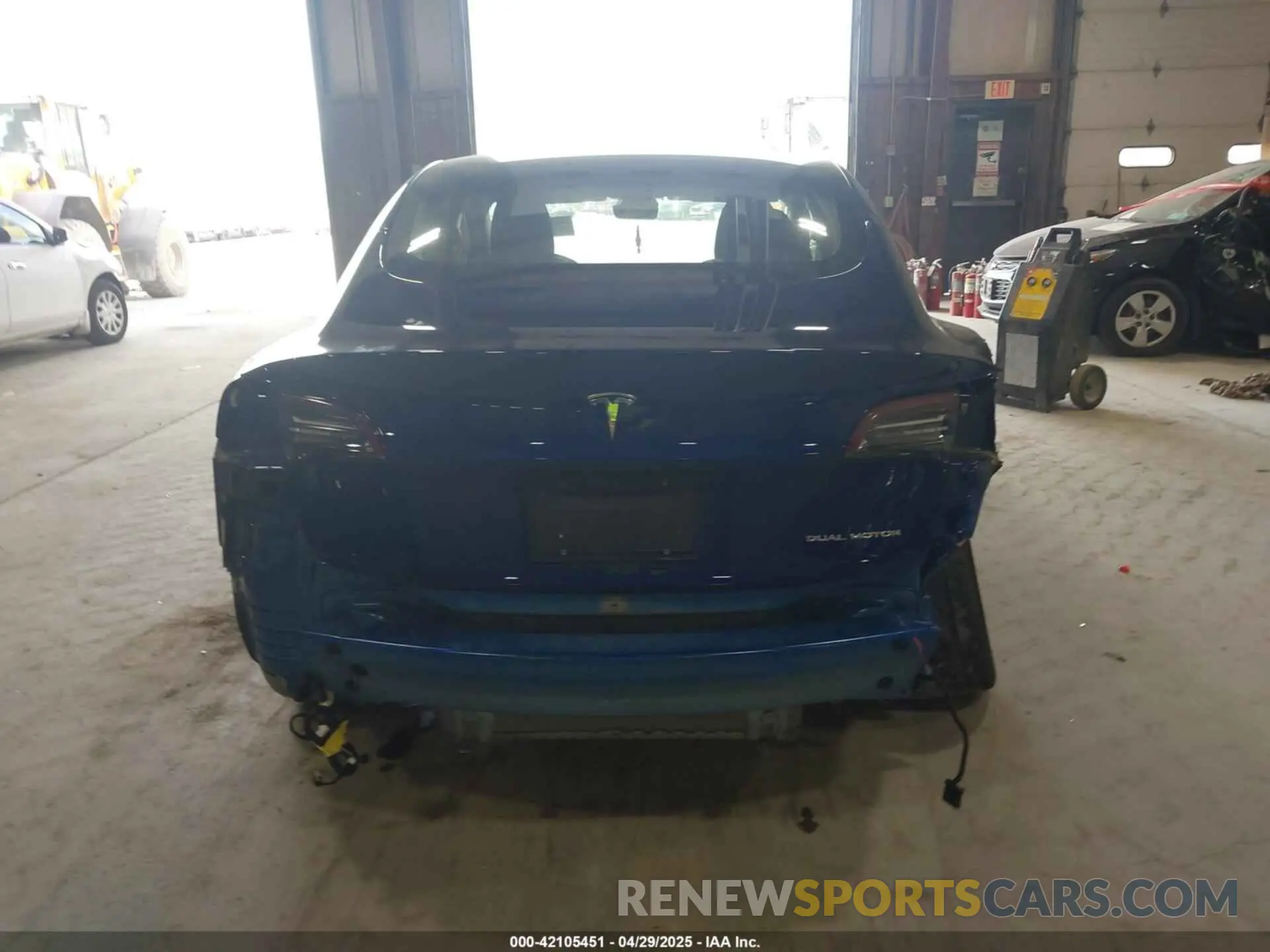 16 Photograph of a damaged car 5YJ3E1EB8NF255163 TESLA MODEL 3 2022