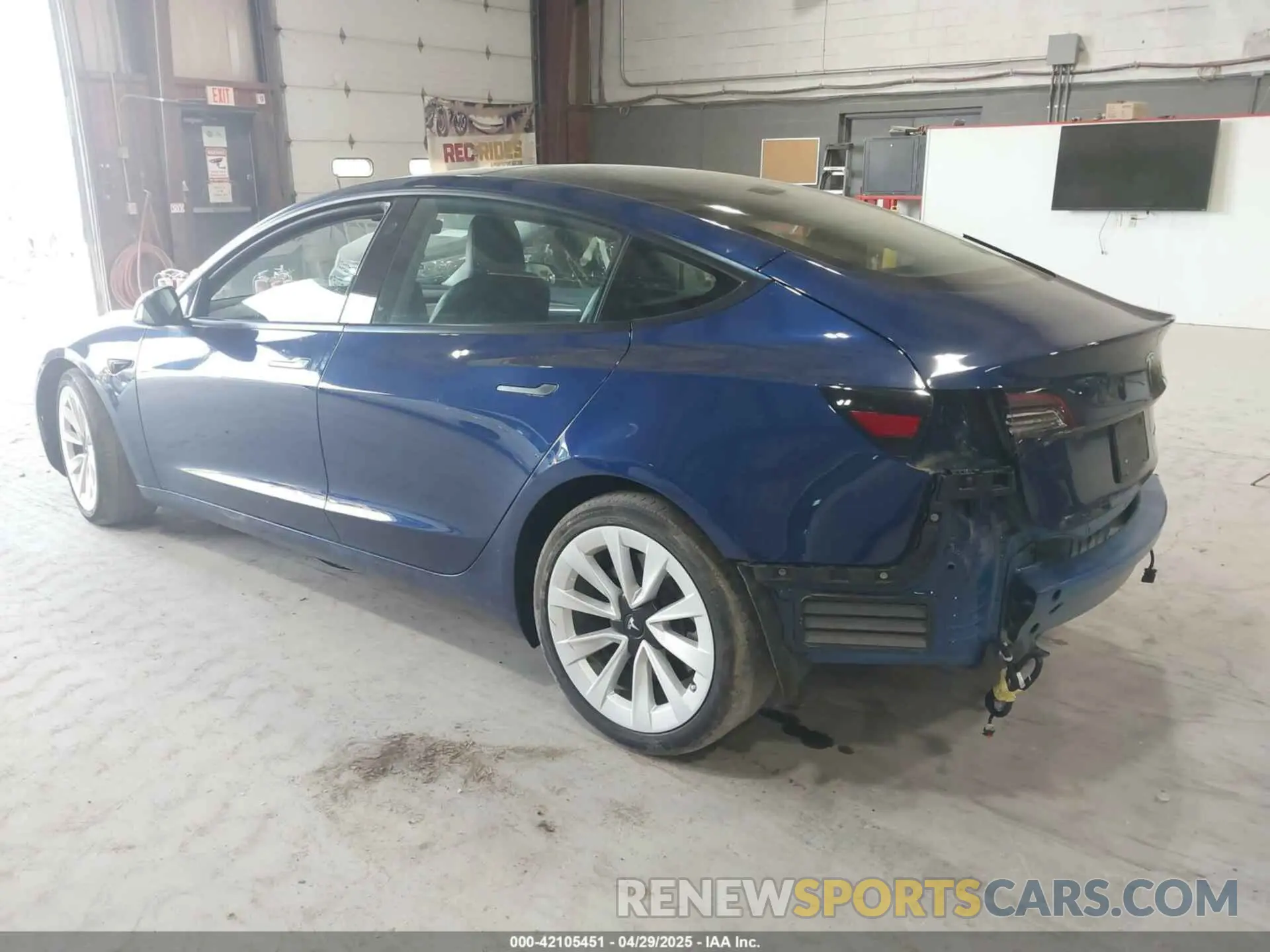 3 Photograph of a damaged car 5YJ3E1EB8NF255163 TESLA MODEL 3 2022