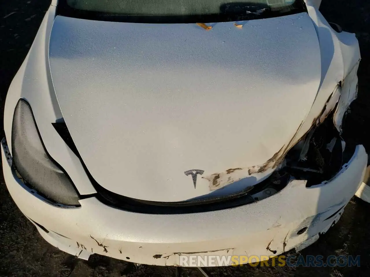 11 Photograph of a damaged car 5YJ3E1EB8NF266132 TESLA MODEL 3 2022