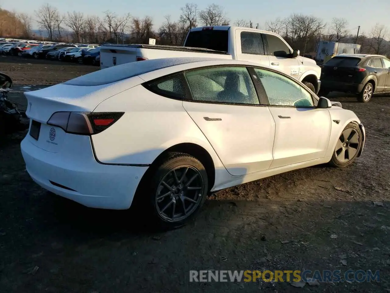 3 Photograph of a damaged car 5YJ3E1EB8NF266132 TESLA MODEL 3 2022